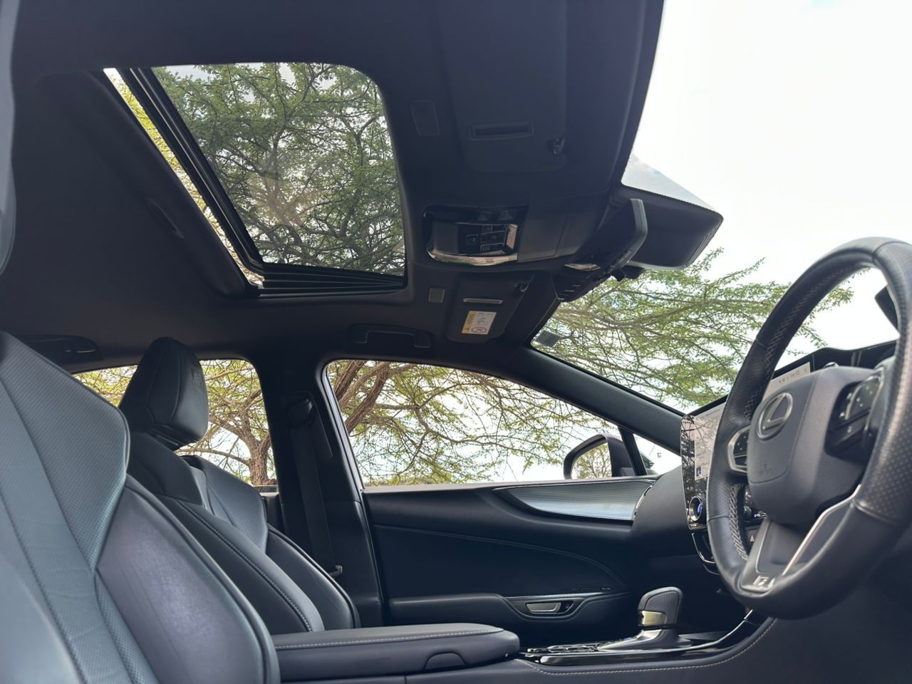 LEXUS thumbnail 7